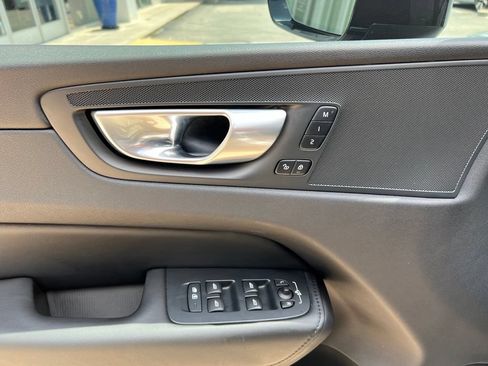 Certified 2024 Volvo XC60 B5 Core AWD/4WD image 11