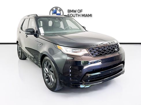 Used 2024 Land Rover Discovery Dynamic SE image 1