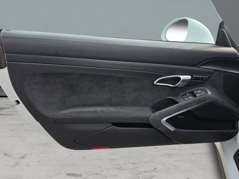 Used 2019 Porsche 911 Carrera 4 GTS image 17