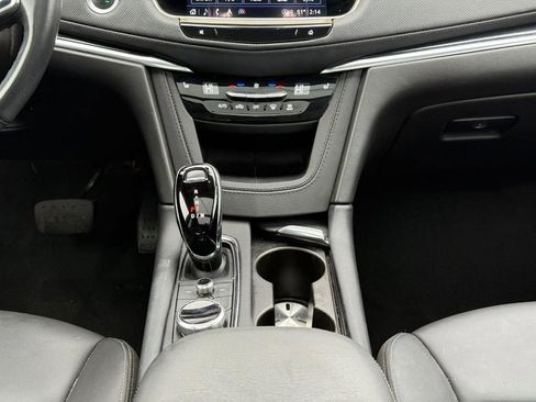 Used 2024 Cadillac XT5 Premium Luxury image 11