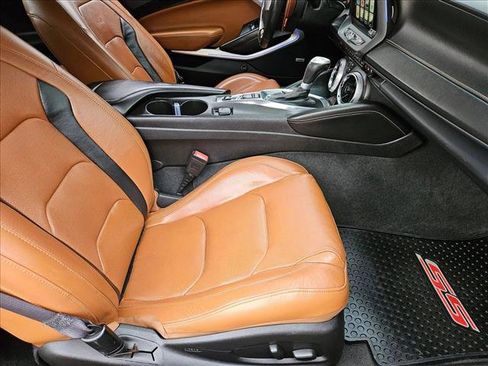 Used 2016 Chevrolet Camaro SS image 18