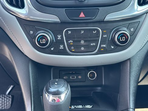 Used 2020 Chevrolet Equinox Premier FWD image 12