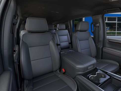 New 2025 Chevrolet Suburban Premier image 40