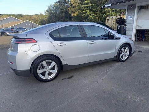 Used 2014 Chevrolet Volt FWD image 12