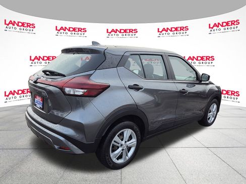 Used 2023 Nissan Kicks S image 3