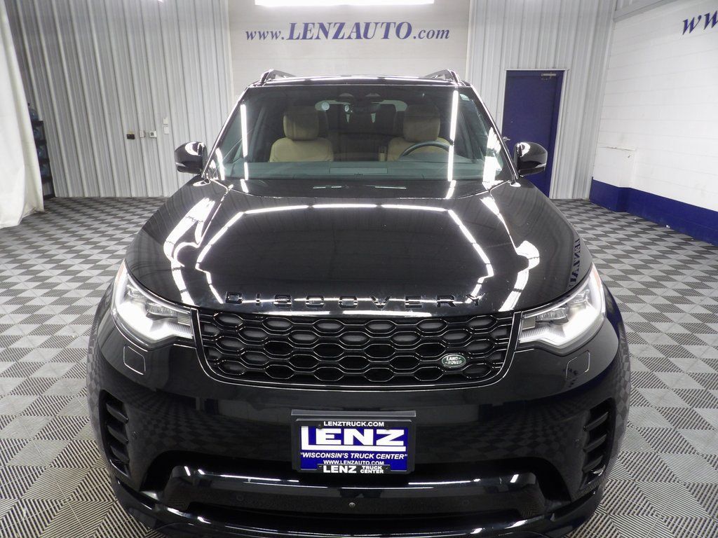 Used 2024 Land Rover Discovery Dynamic SE AWD/4WD image 37
