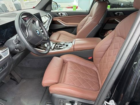 Used 2024 BMW X5 sDrive40i w/ Premium Package image 4