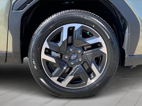 Certified 2025 Subaru Forester Limited image 33