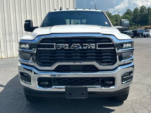Used 2025 RAM 2500 Tradesman AWD/4WD image 3