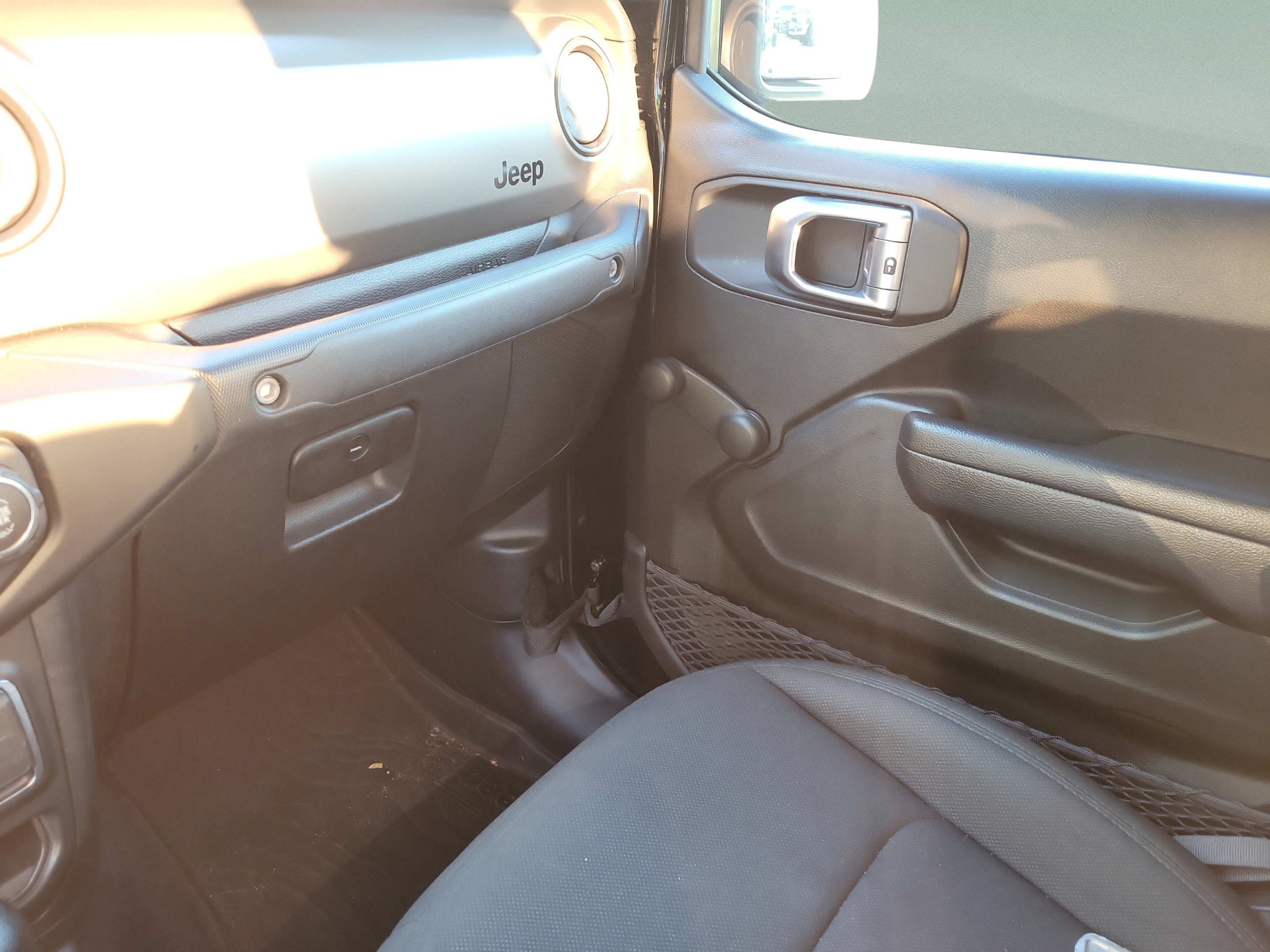 Certified 2023 Jeep Gladiator Sport AWD/4WD image 25