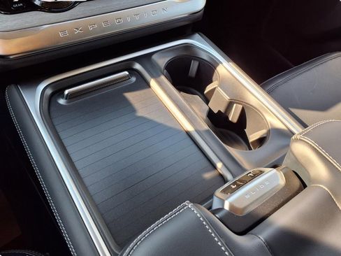 New 2026 Ford Expedition Platinum AWD/4WD image 18