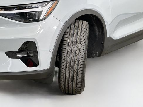 Used 2026 Volvo XC40 B5 Plus w/ Protection Package Premier AWD/4WD image 25