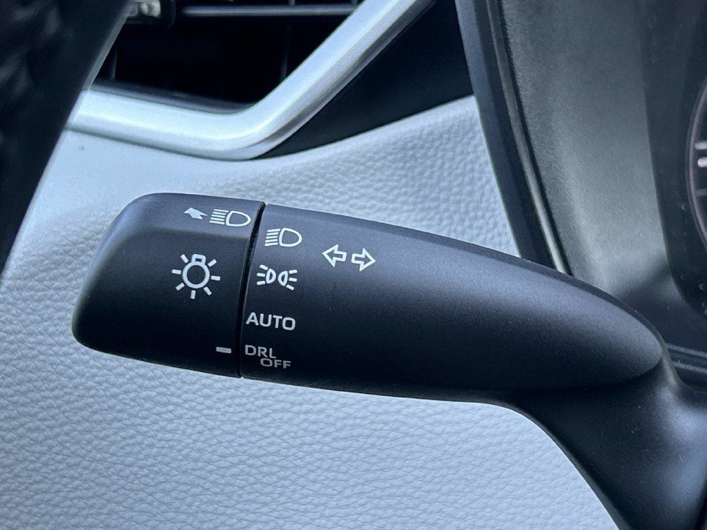 Used 2024 Toyota Corolla SE FWD image 30