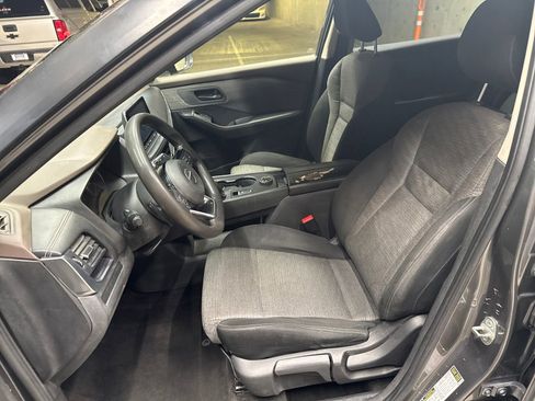 Used 2021 Nissan Rogue S image 19