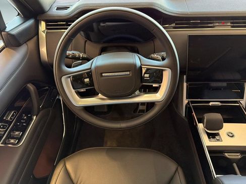 Used 2025 Land Rover Range Rover Long Wheelbase SE AWD/4WD image 19