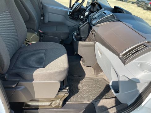Used 2018 Ford Transit 150 XLT image 19