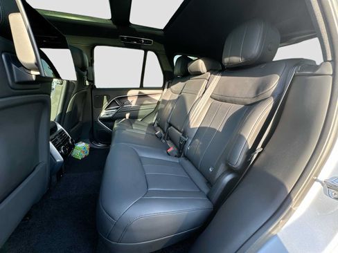 Used 2025 Land Rover Range Rover SE AWD/4WD image 26