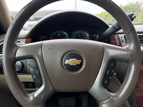 Used 2013 Chevrolet Tahoe LTZ AWD/4WD image 23