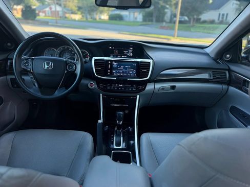 Used 2017 Honda Accord EX-L image 14