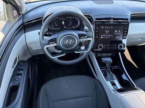 Used 2024 Hyundai Tucson SE image 12