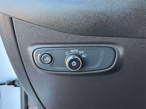 Certified 2023 Chevrolet Equinox LS w/ Driver Confidence II Package image 25