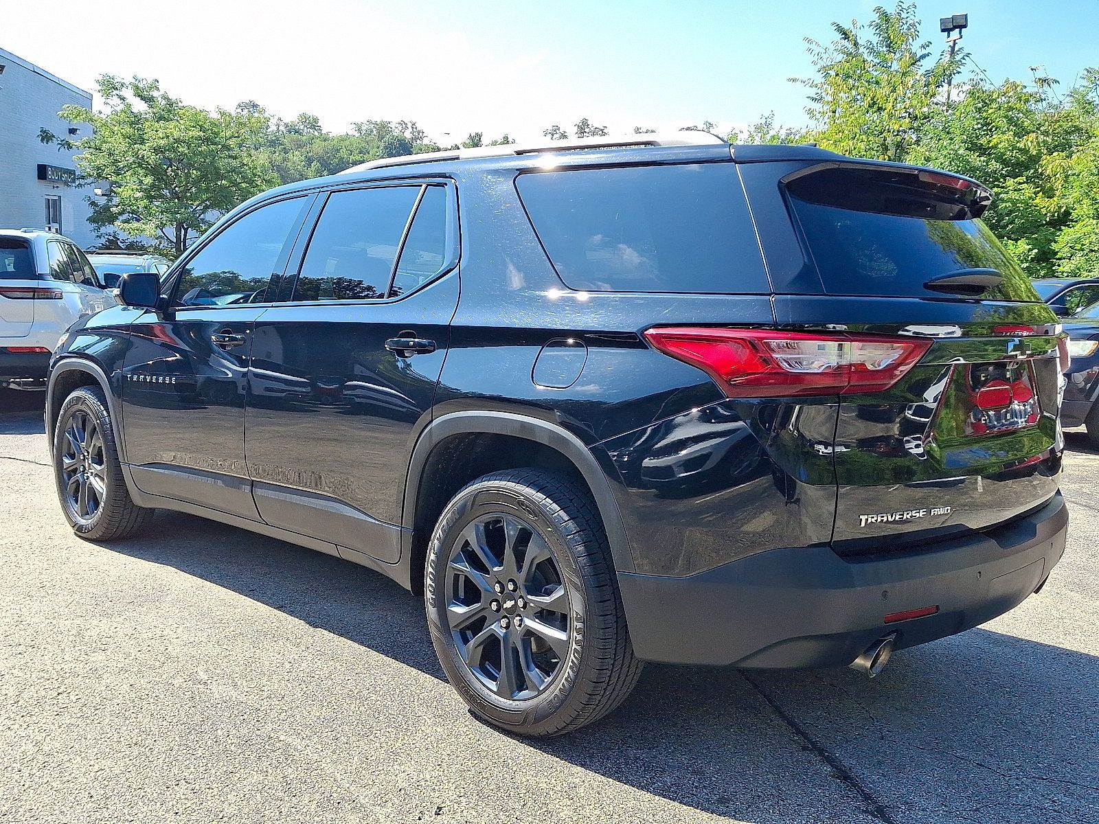 Used 2020 Chevrolet Traverse RS w/ LPO, Cargo Package AWD/4WD image 6