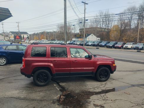 Used 2017 Jeep Patriot Sport w/ Power Value Group image 6