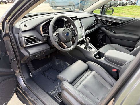 Used 2025 Subaru Outback Touring XT AWD/4WD image 2
