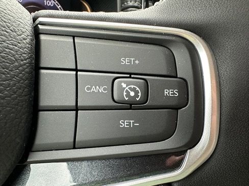 New 2024 Jeep Wagoneer L 4WD w/ Rear Seat Video Group 1 image 15