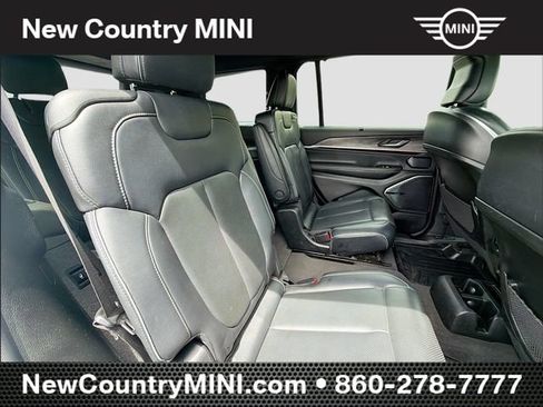 Used 2022 Jeep Grand Cherokee L Overland w/ Luxury Tech Group IV AWD/4WD image 28