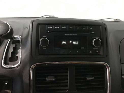 Used 2016 Dodge Grand Caravan SE w/ Quick Order Package 29E SE FWD image 26