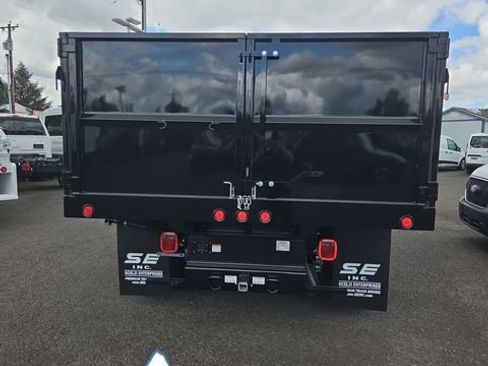 New 2026 Ford F550 4x4 Crew Cab image 7