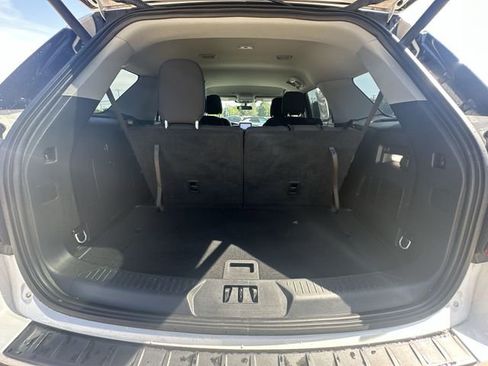 Used 2023 Ford Explorer XLT AWD/4WD image 28