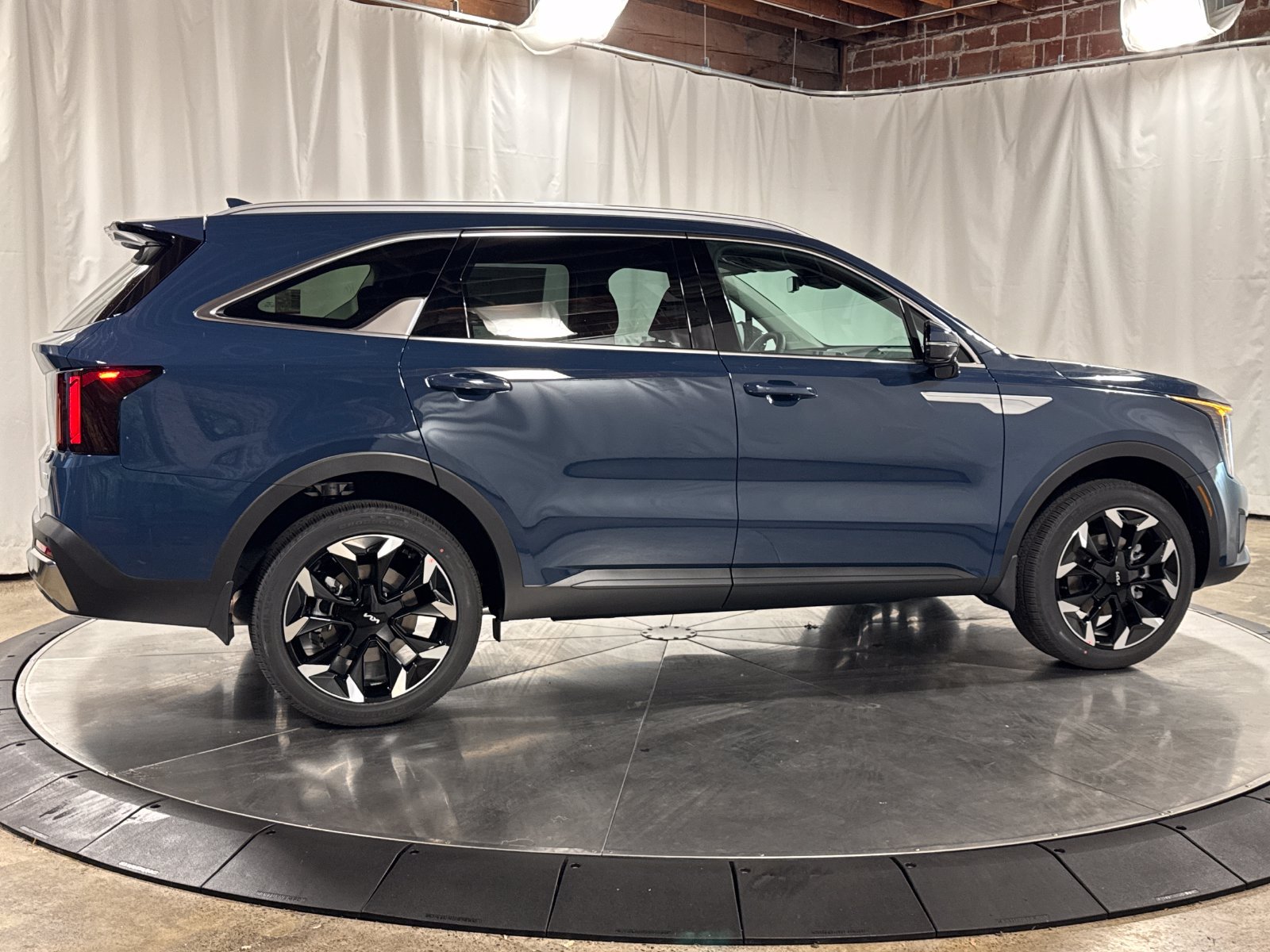 New 2026 Kia Sorento EX AWD/4WD image 9