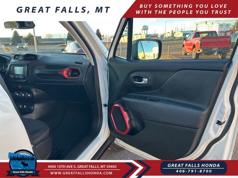 Used 2017 Jeep Renegade Trailhawk image 23