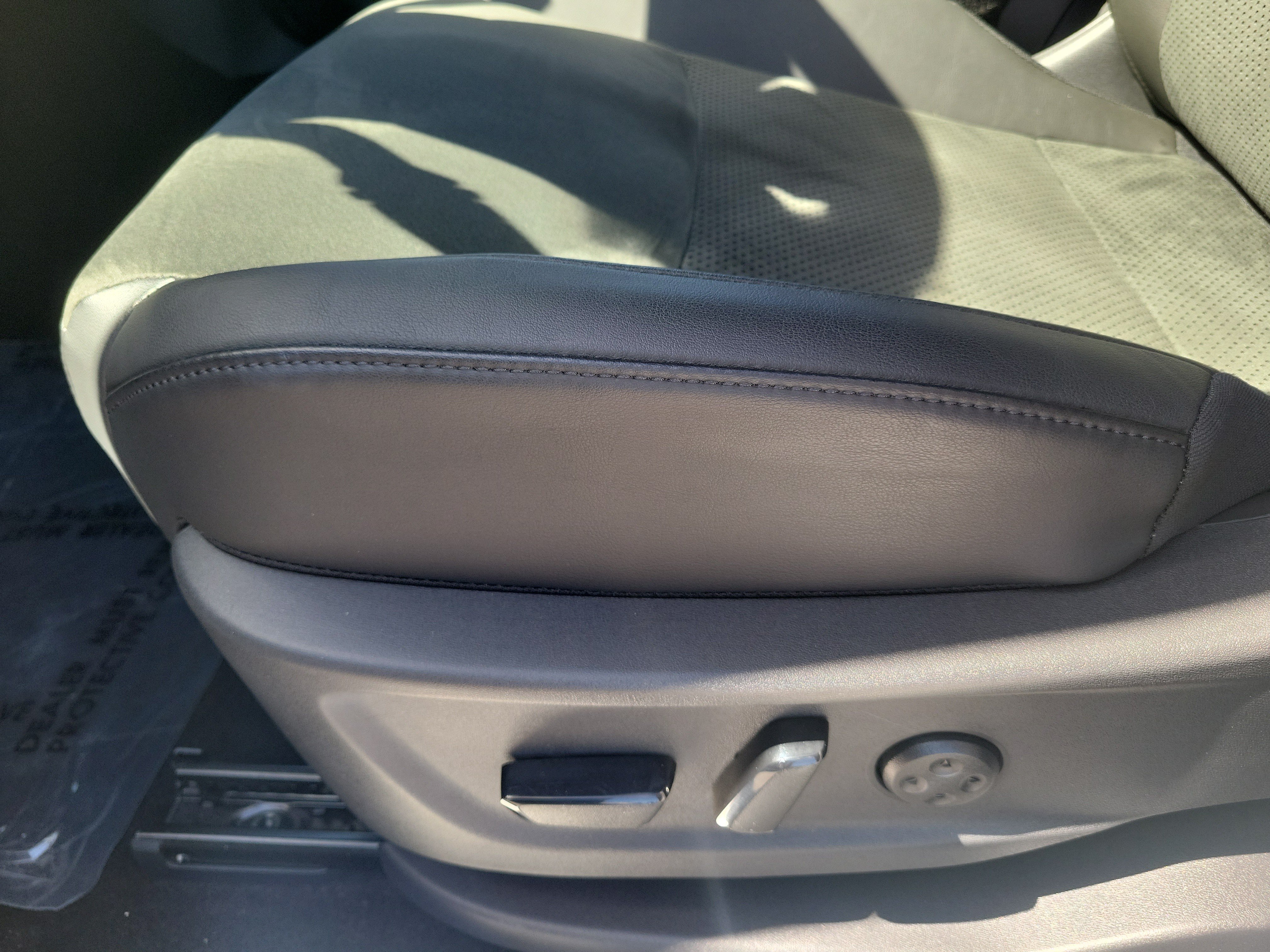 Used 2024 Nissan Ariya AWD image 15