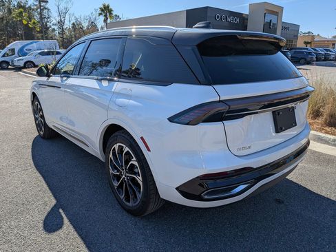 New 2026 Lincoln Nautilus Reserve image 7