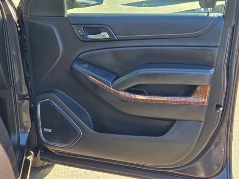 Used 2016 Chevrolet Suburban LTZ image 5