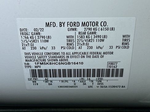 Used 2022 Ford Explorer Platinum w/ Equipment Group 601A AWD/4WD image 24