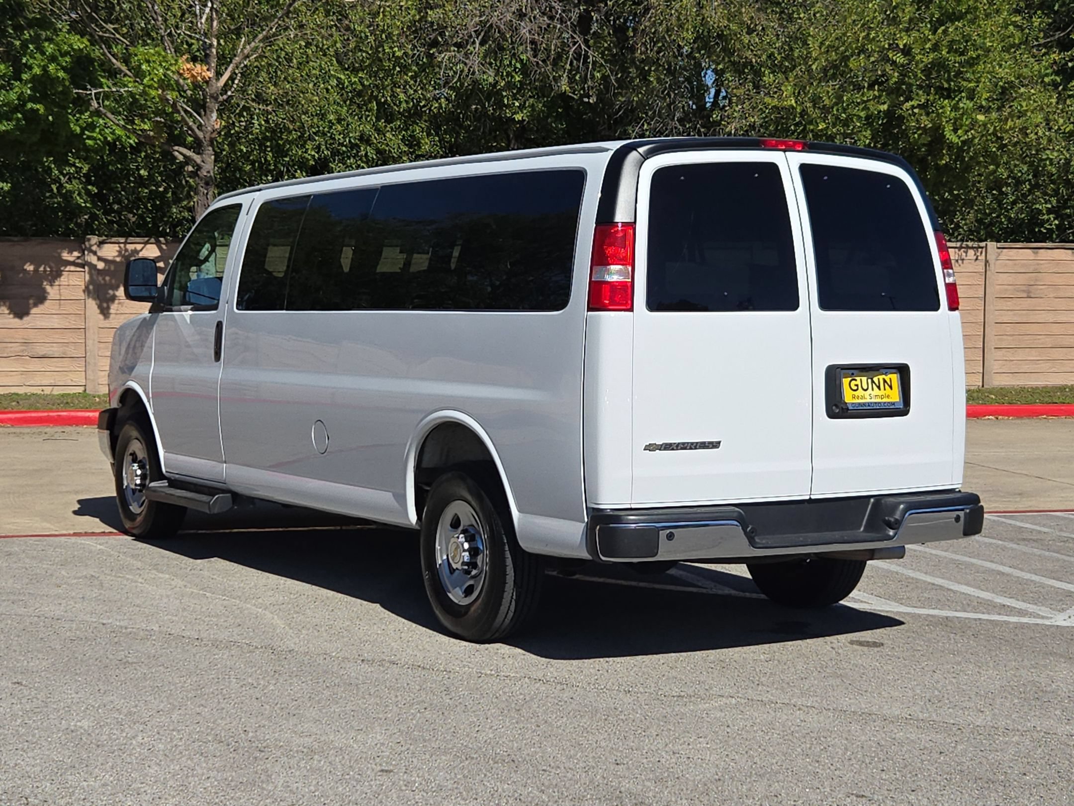 Used 2025 Chevrolet Express 3500 LT w/ LT Preferred Equipment Group RWD image 5