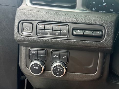 Used 2022 GMC Yukon XL Denali AWD/4WD image 34