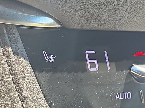 Used 2017 Cadillac XT5 Luxury FWD image 28