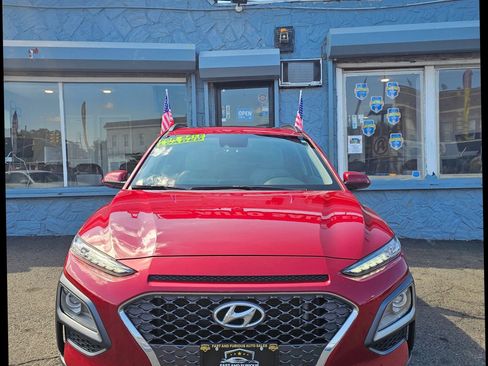 Used 2021 Hyundai Kona Limited w/ Cargo Package image 1