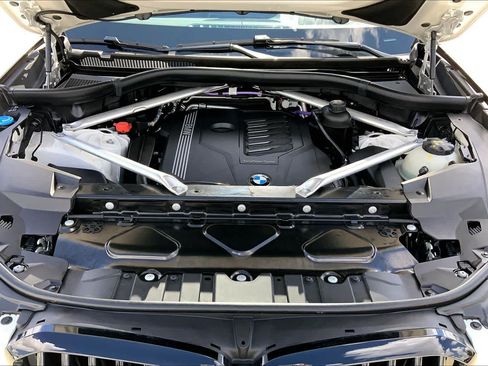 Used 2023 BMW X5 sDrive40i w/ M Sport Package RWD image 31
