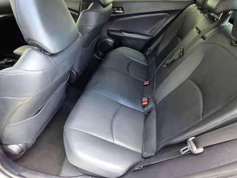 Used 2019 Toyota Prius XLE image 8