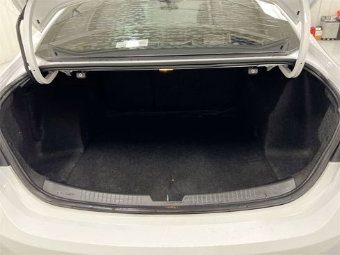 Used 2019 Chevrolet Malibu LS image 22