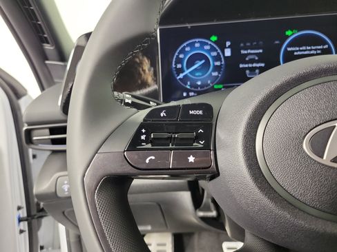 New 2025 Hyundai Elantra SEL image 22