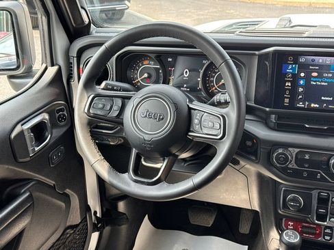 Used 2025 Jeep Wrangler Unlimited Rubicon AWD/4WD image 20