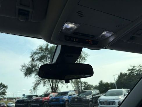 Used 2022 Chevrolet Equinox LT w/ Driver Convenience Package image 27