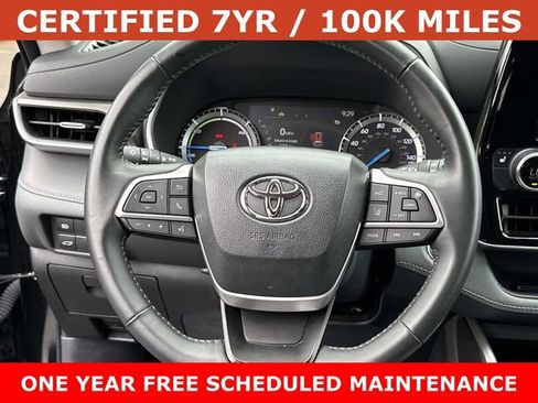 Used 2022 Toyota Highlander XLE AWD/4WD image 19